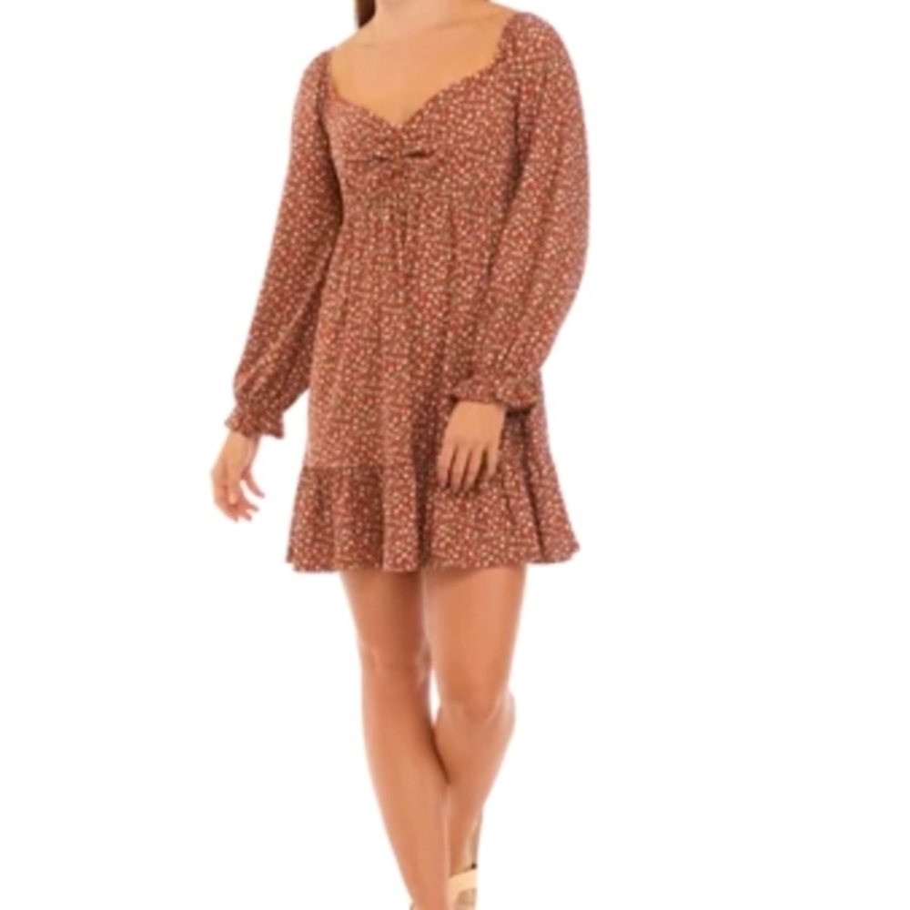 Women’s Lily Rose size XL ruched bust floral dress.